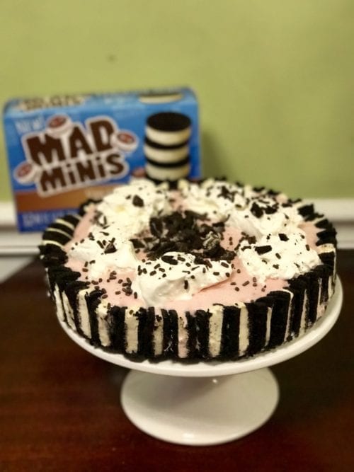 Follow this step-by-step recipe to make a delicious ice cream cake made with Mad Minis ice cream cookie sandwiches.